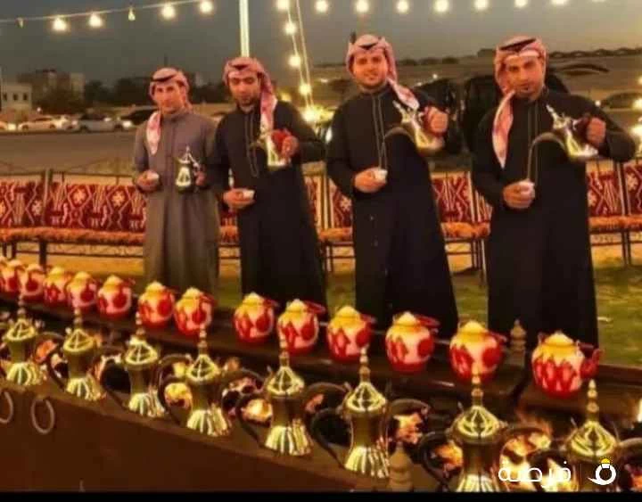تيمور مع خدمة ضيافة رجالي ونسائي