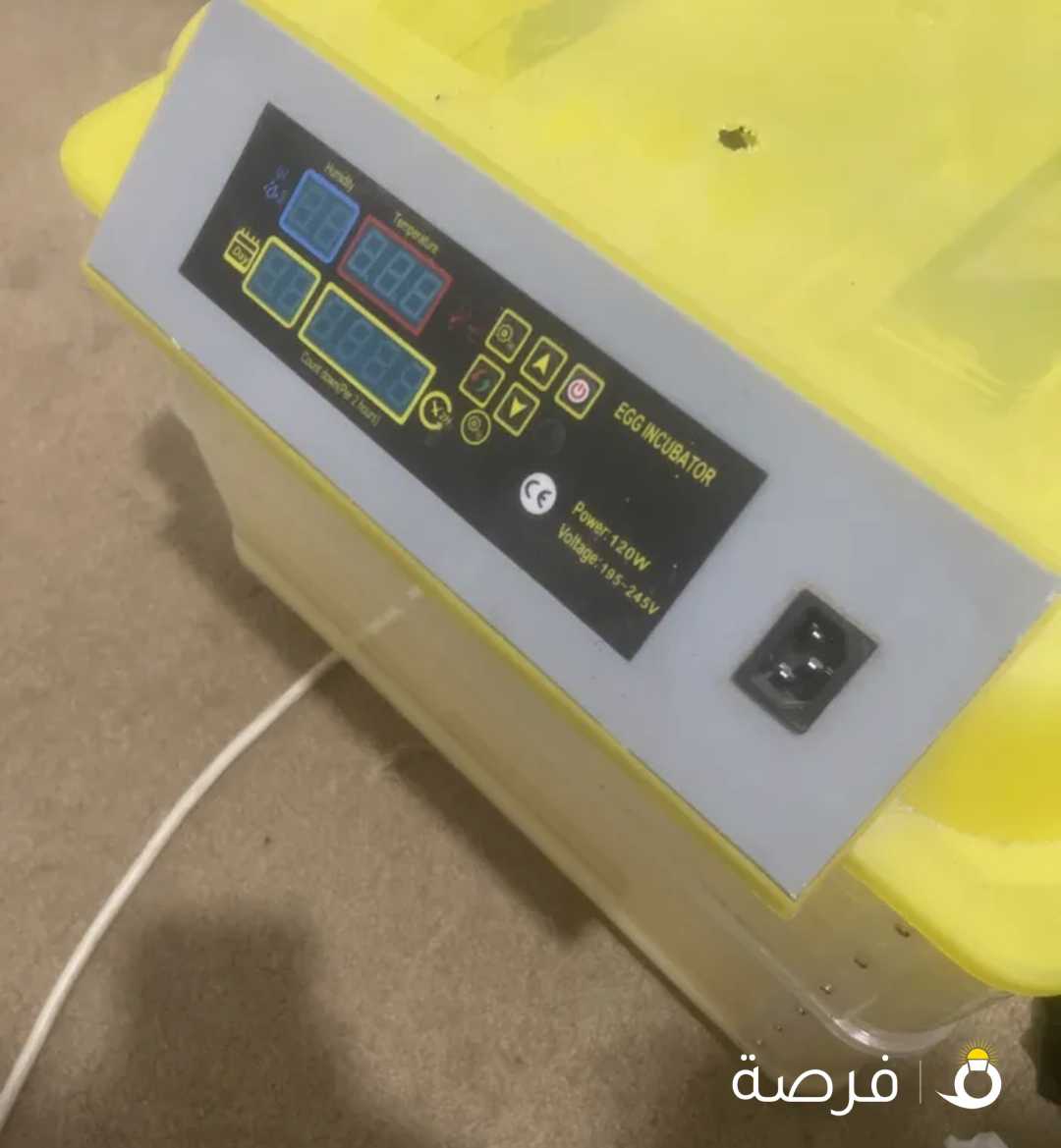 للبيع فقاسه 100 بيضة