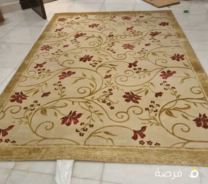 New flowery carpet in red leaves golden branches