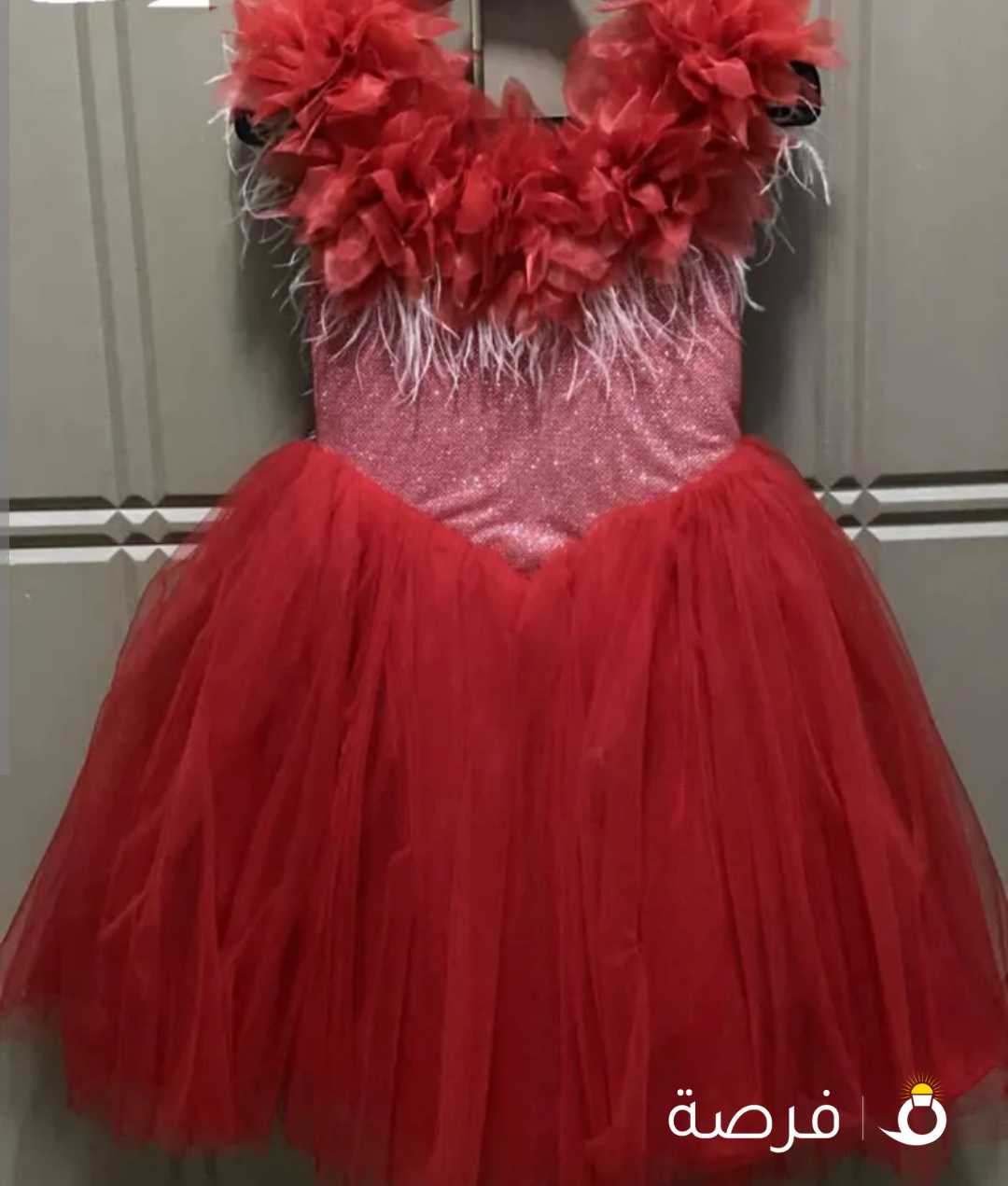 نفنوف حق عمر سته او خمس اسنين مع التاج وكامل اكسسواراته والمقاس فري سايز النفنوف تفصال مو جاهز السعر