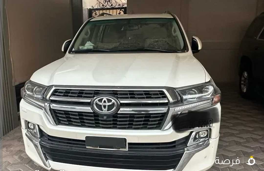 للبيع تويوتا لاندكروزر / V8 GXR / Grand Torring