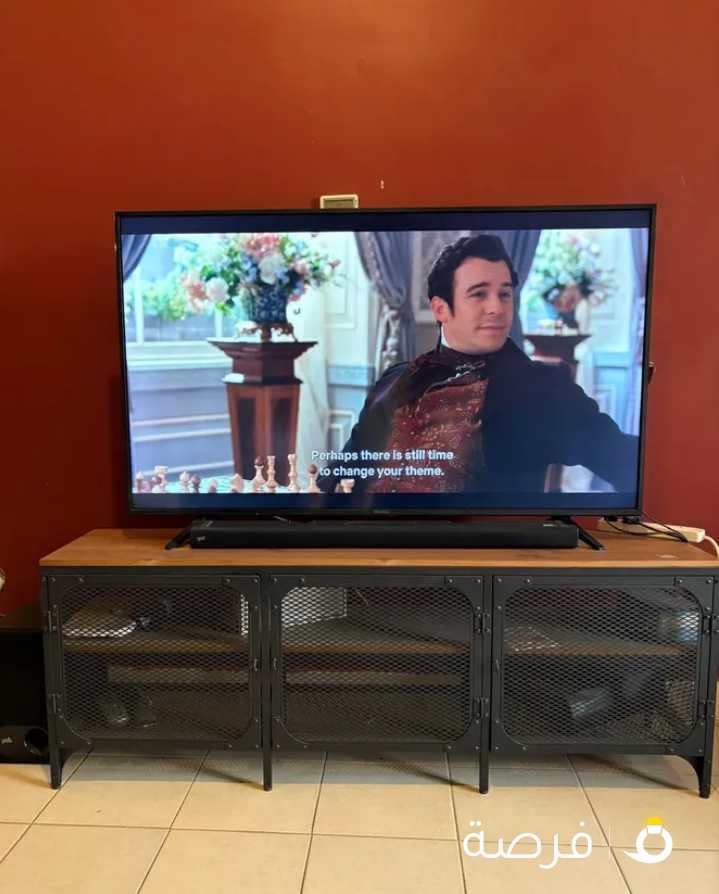 للبيع تلفزيون سمارت بحالة ممتازه