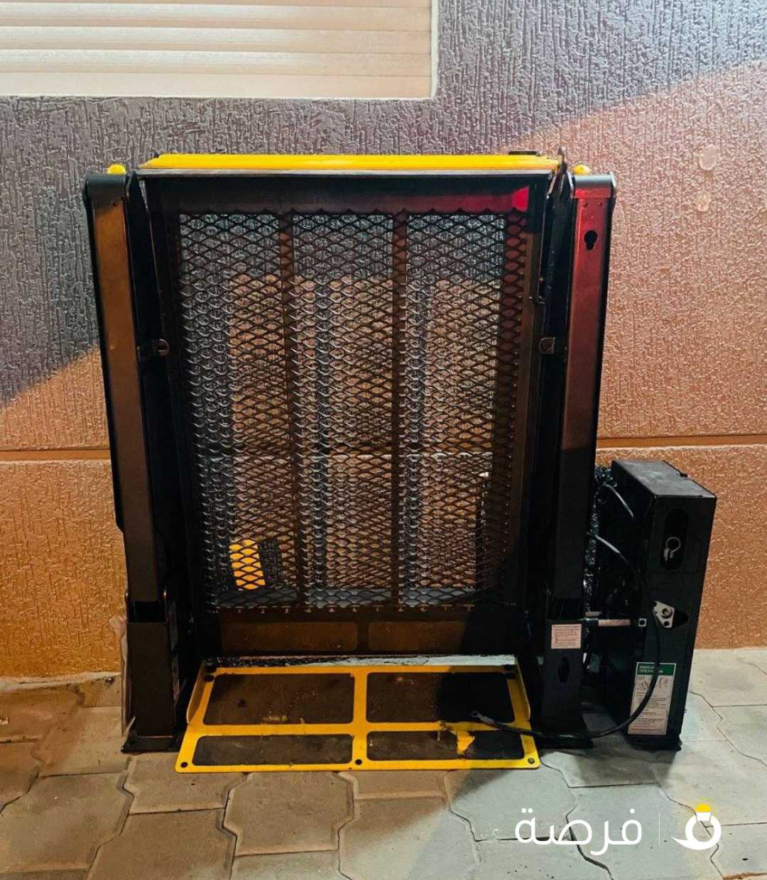 للبيع رافعه بحالة ممتازه جداً