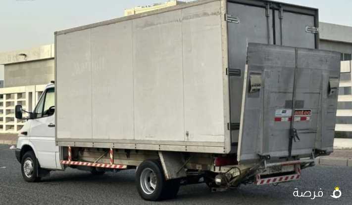 هاف لوري مقفل توصيل اي شي