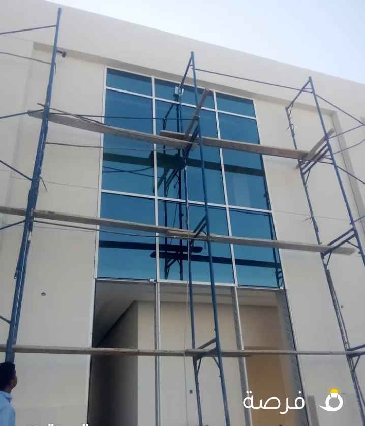 فني المنيوم لجميع أعمال الالمنيوم باب شباك شتر رول صيانه وتبديل