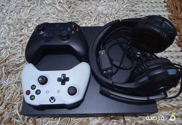XboX one X كالجديد حالته ممتازه