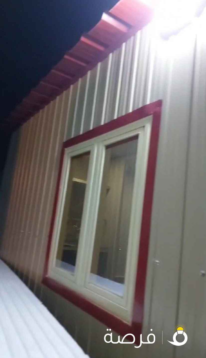 غرفة ودورة مياه ومطبخ تحضيري ديكورات خشب