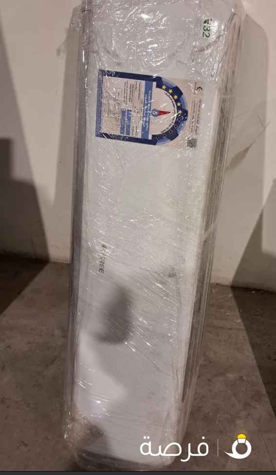 وحدة تكييف جري مستعملة 2.5 طن بارد و ساخن الوحدة ممتازه جدا و معها ريموت و استاند حائط استخدام شهرين