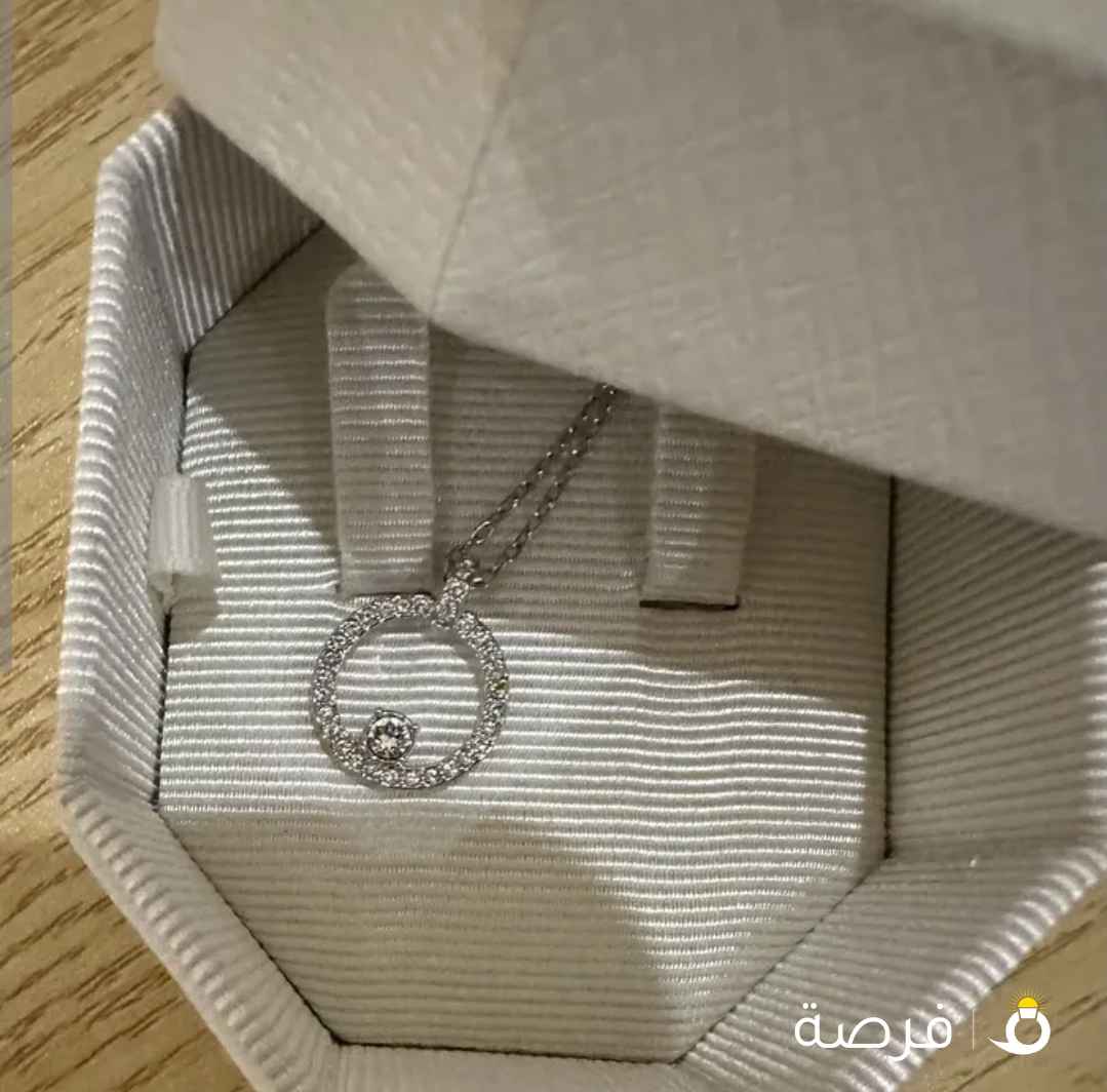 سلسلة سواروفسكي أصليه جديده مع العلبه
