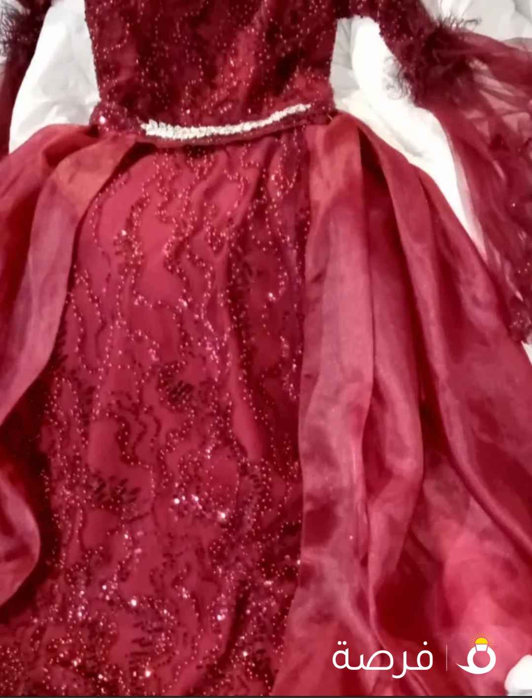 فستان سهرة لون عنابي