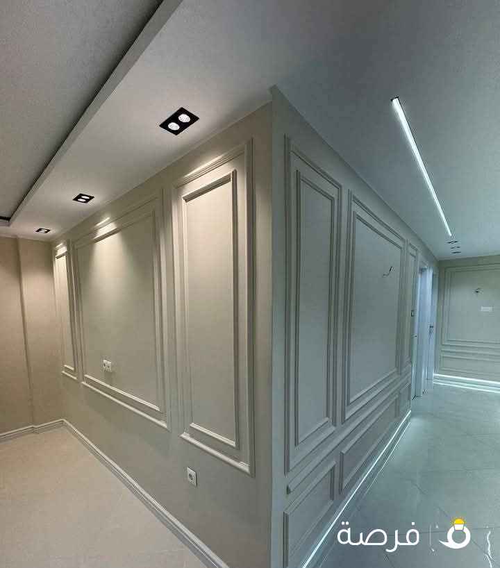 أصباغ وديكورات حديثه تركيب براويز ورق جدران