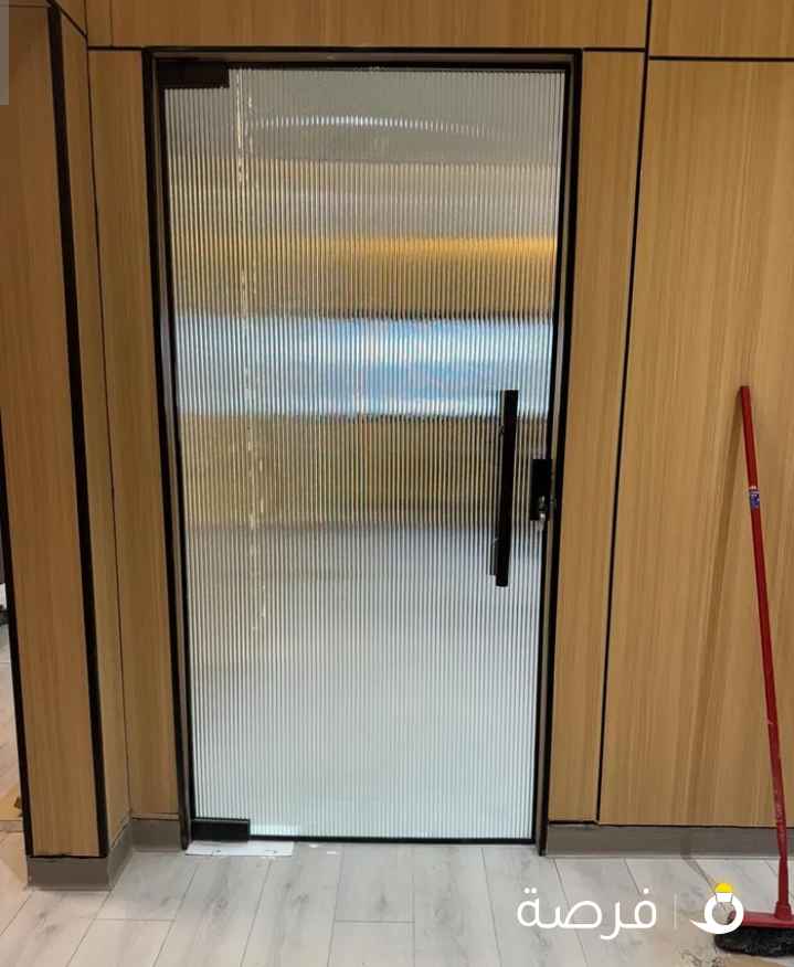 فني تركيب زجاج ومرايا