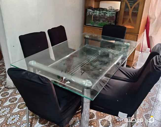 طاولة طعام (سفرة) عدد 6 كراسي عدد 6 كراسي بحالة ممتازة