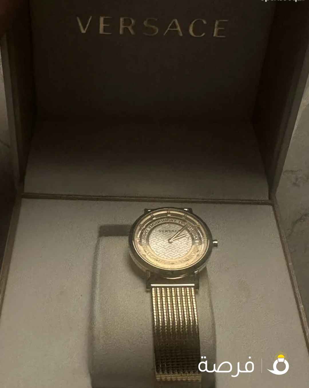 ساعة ذهبية من براند ڤيرساتشي اصلي مع بوكس 77 دينار