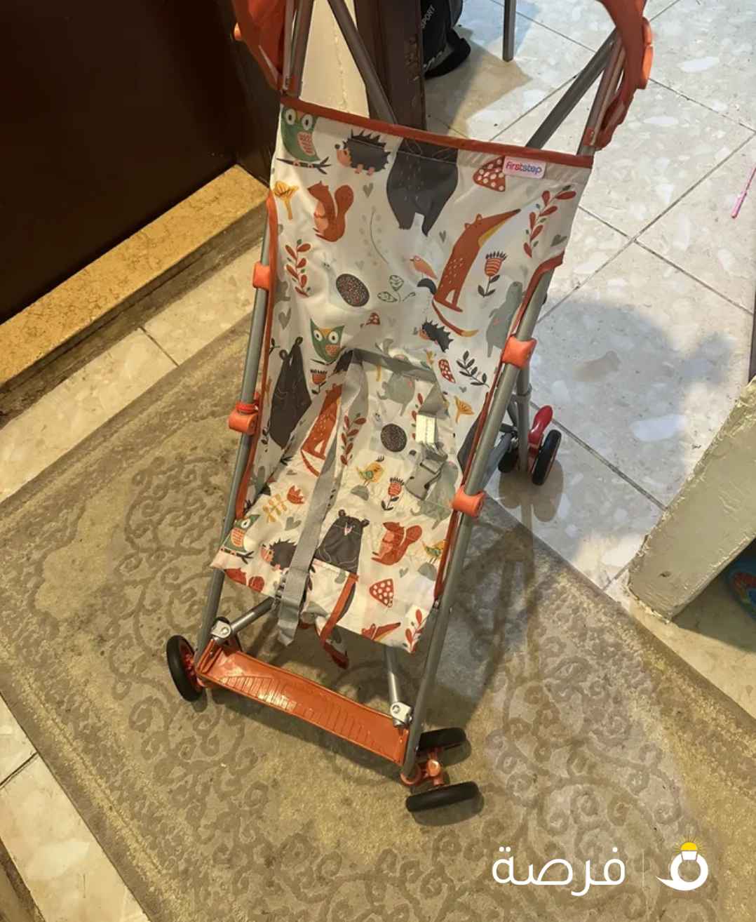 عربة أطفال صغيرة الحجم و ممتازه استعمال خفيف