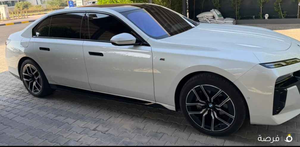 بي ام دبليو 735i موديل 2023