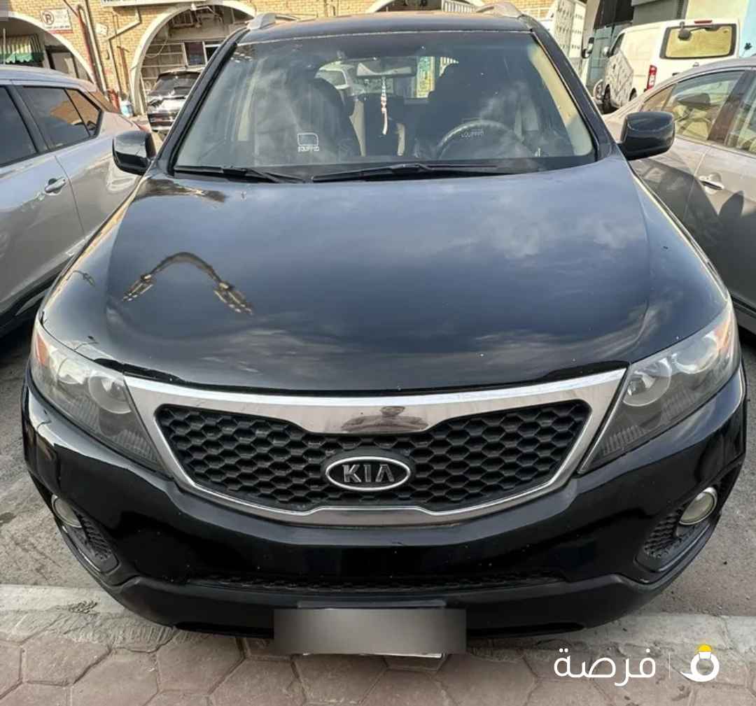 للبيع كيا سرينتو م2013 عداد 165 الف فقط