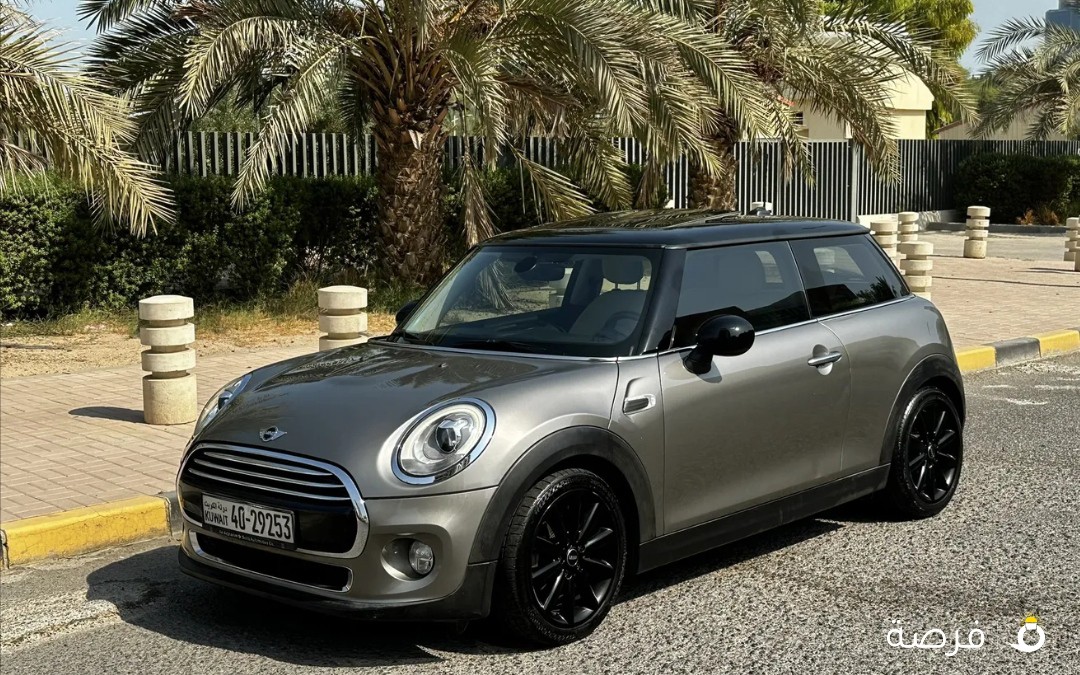 Mini cooper 2017 full option 68,000km regular agency service perfect conditions