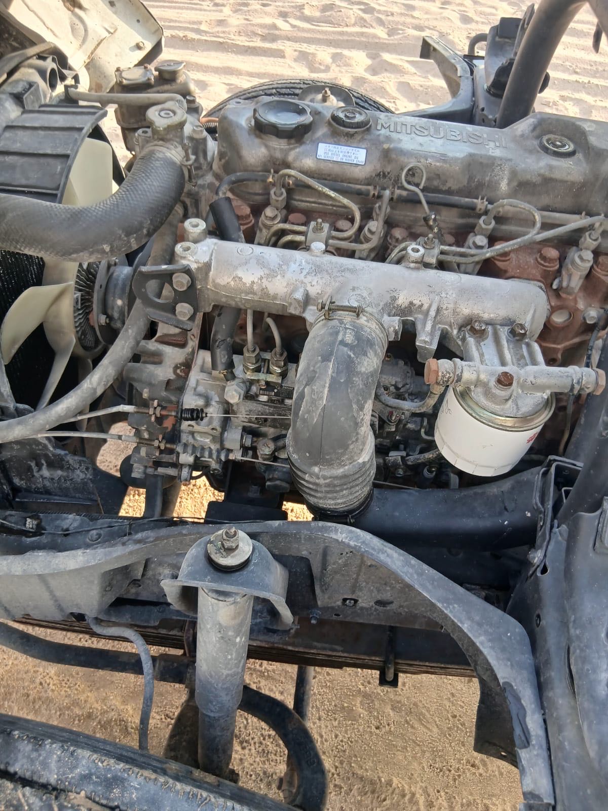 للبيع نصف نساف ميستوبيشي نظيف 