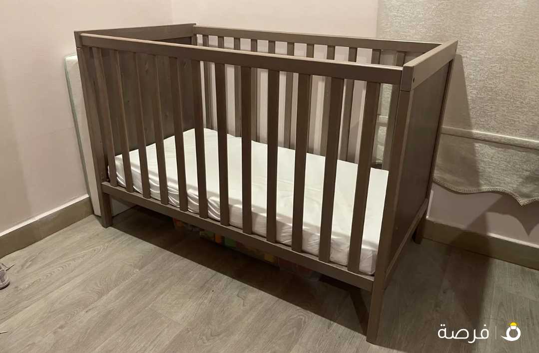 Baby Crib and mattress - سرير اطفال مع الماترس