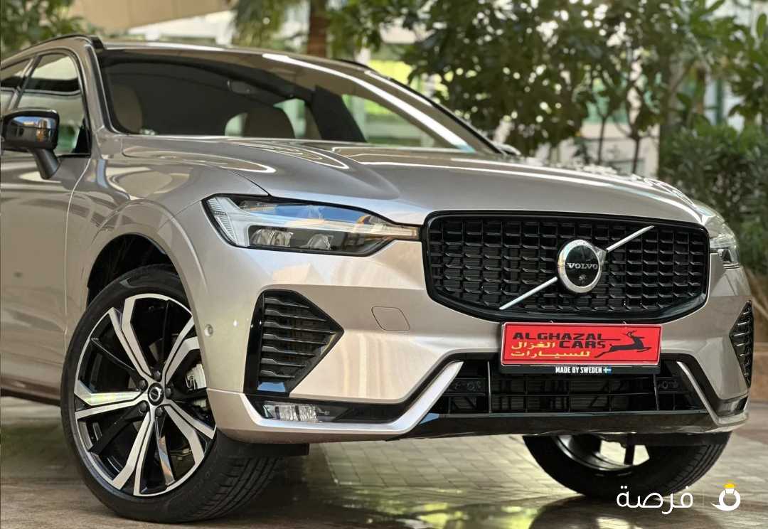 Volvo XC60 B5 AWD / 2023 / اصفار