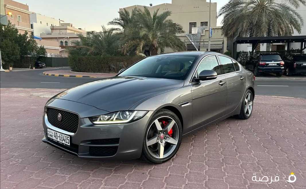 للبيع جاكور XE بحالة الوكالة عداد 70 الف