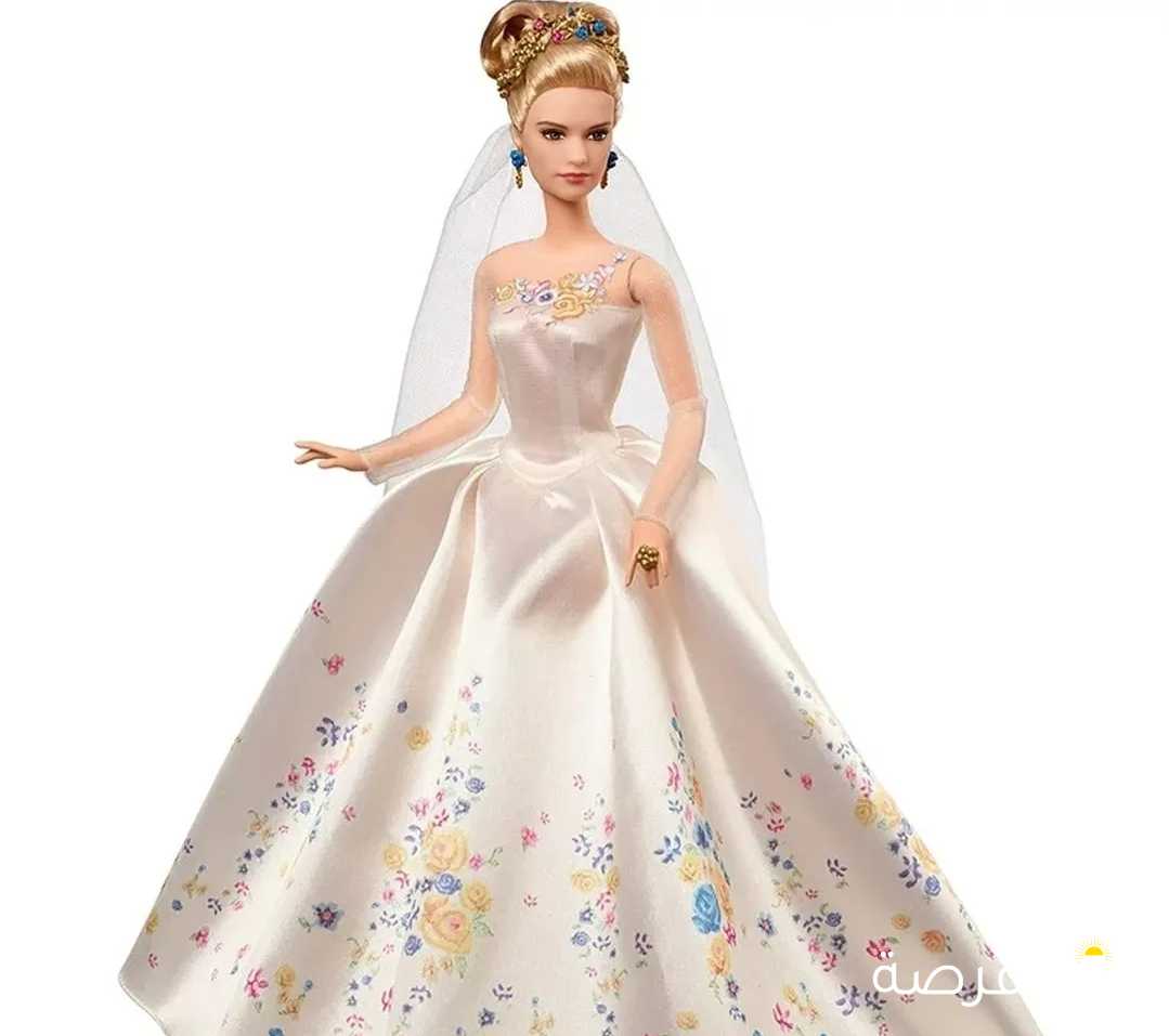 (ORIGINAL)Perfect condition rare limited edition and discontinued Disney Cinderella Mattel doll