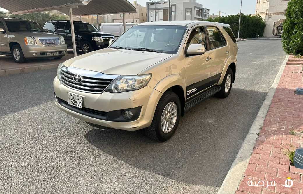 Toyota Fortuner 2013, 4 cylinder, Total Genuine