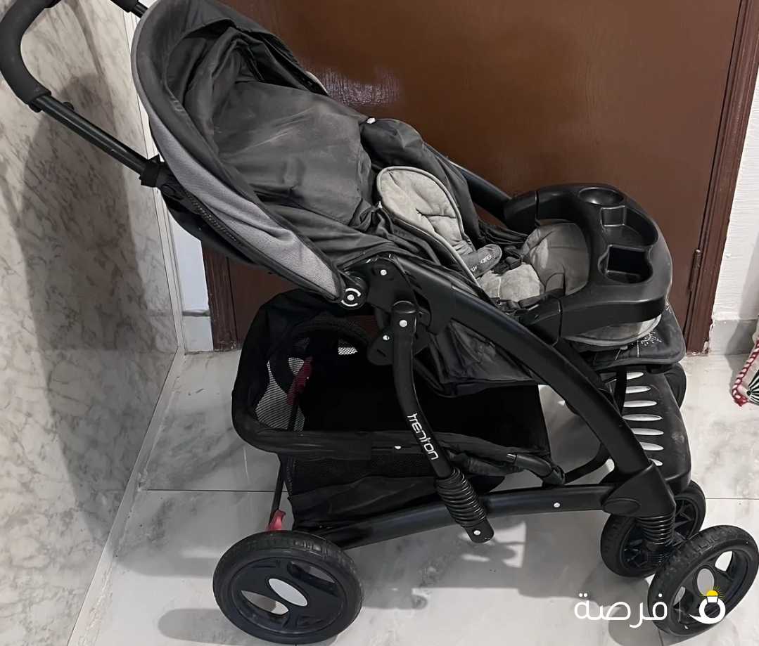 عرباية أطفال من مذركير وكرسي جونيورز للسيارات kd Mother care stroller and Juniors car seat.