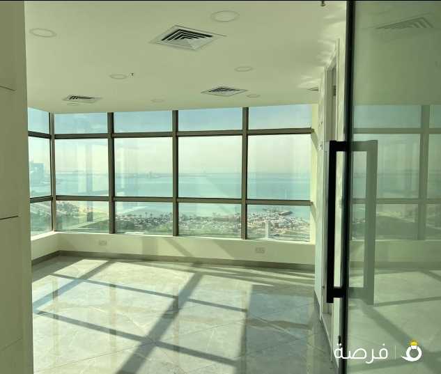 For rent, a luxurious office with a sea view, 240mللإيجار مكتب فخم القبلة اطلالة بحرية 240 م