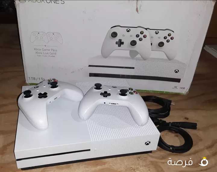 Xbox One S with two controllers