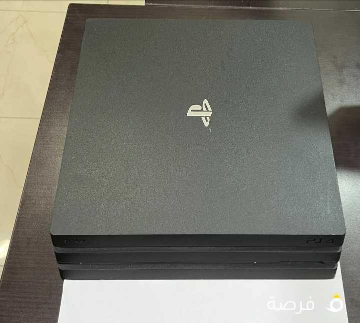 PlayStation 4 pro 1 Terra with 2 controller and GAEMES SCREEN all wires included