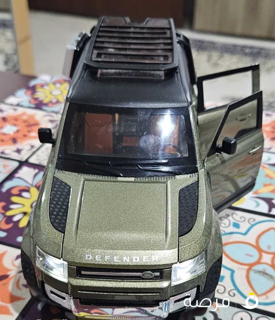 للبيع land Rover Defender 1:24