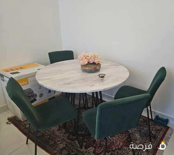 Dining table along with Four chairs for Sale!!!