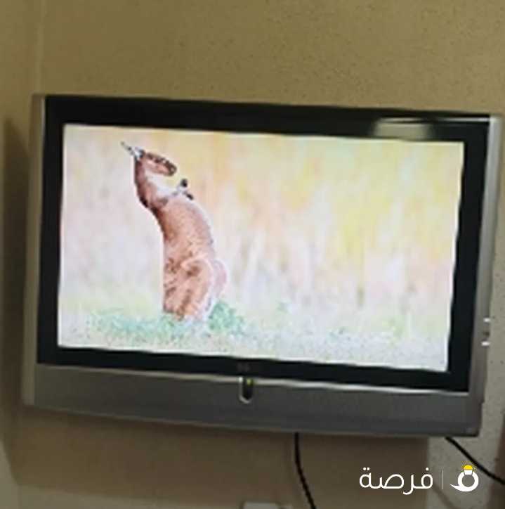 شاشة LCD BenQ 26" مع حامل للجدار