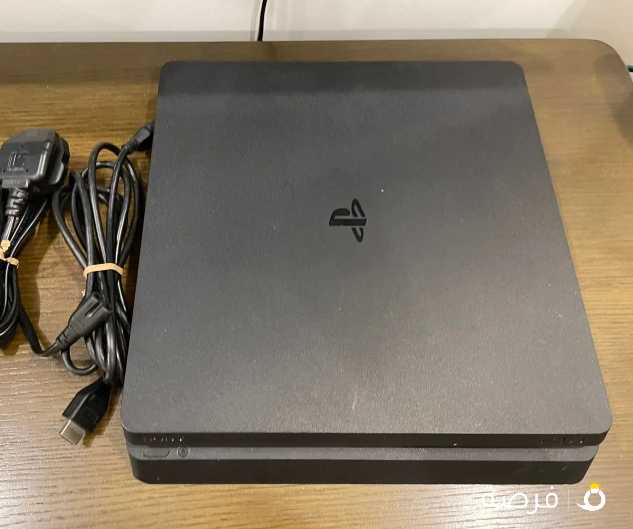 Play station 4 slim , excellent condition