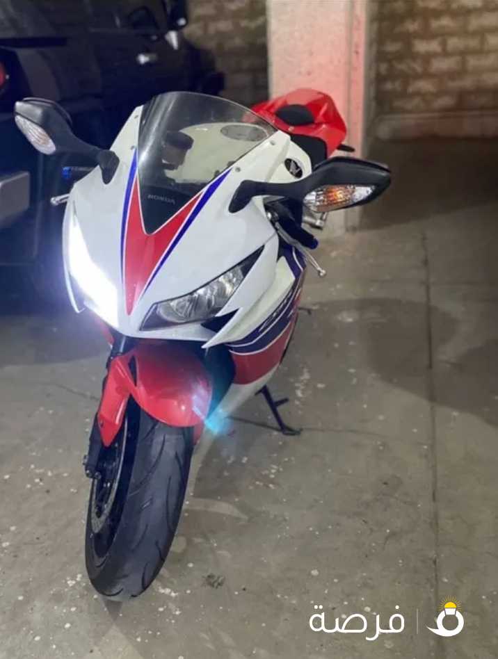 للبيع هوندا CBR1000 RRشرط الفحص موديل 2012