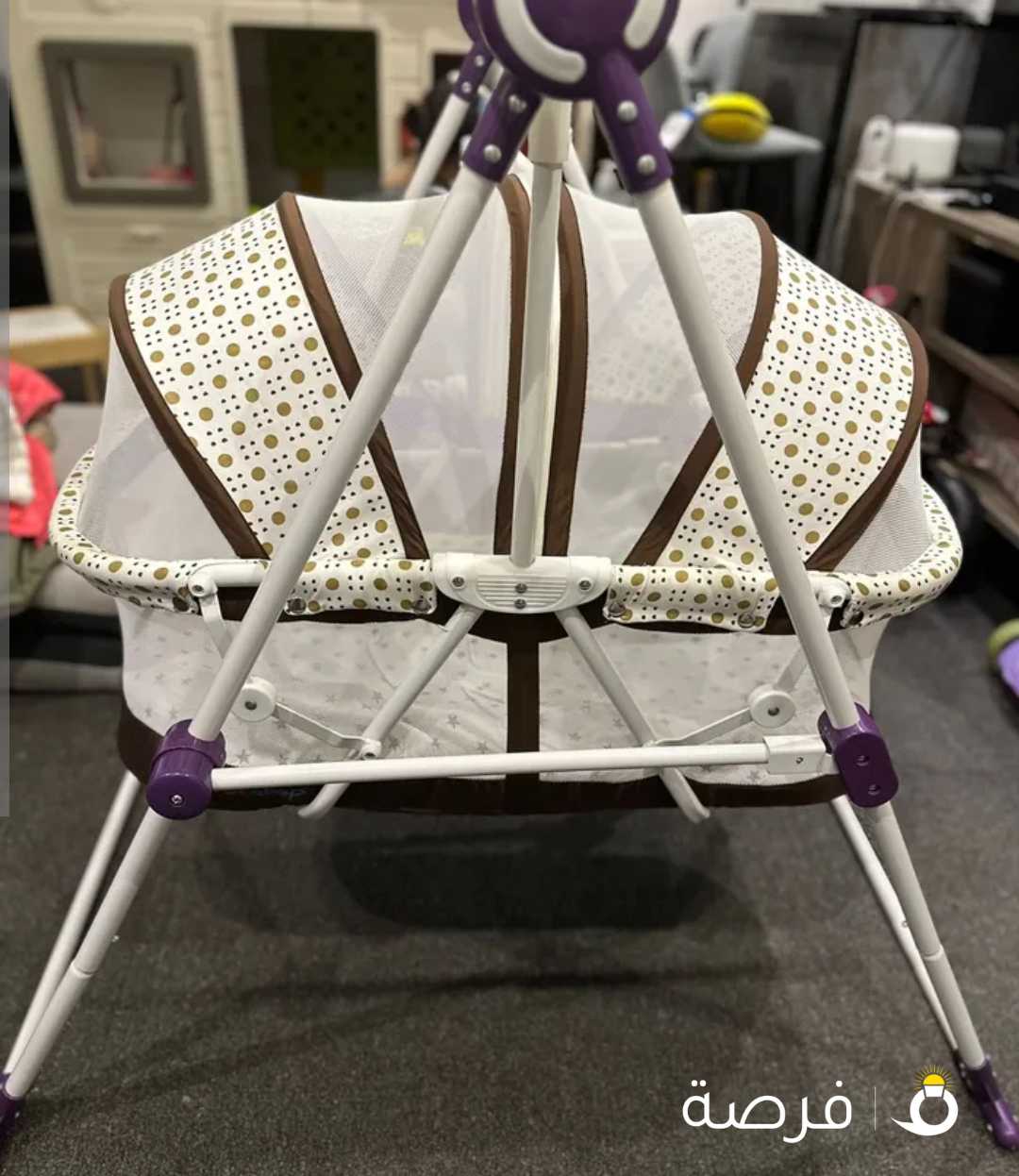 Baby swing bassinet