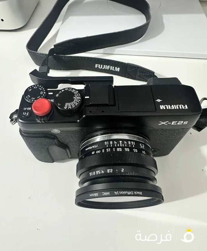 fuji x-e2s with 25mm f2 lens