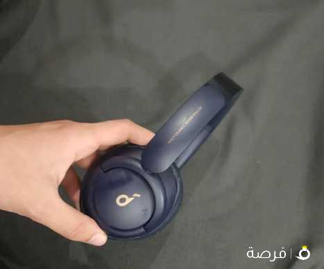 السماعه بحاله الجدييد لونها ازرق مطفي فخمم والسماعه للي يدور النظيف