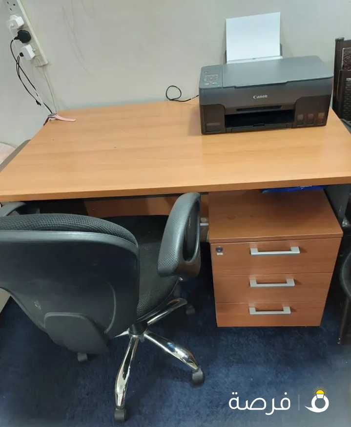 مكتب مع كرسي متحرك فخم