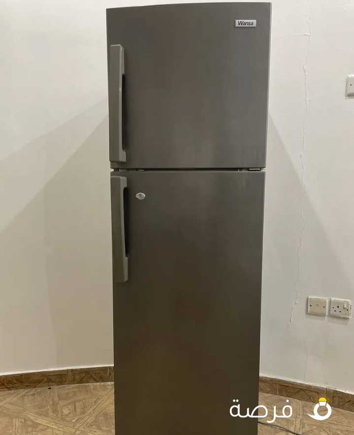 للبيع ثلاجة ونسا بحالة جيدة