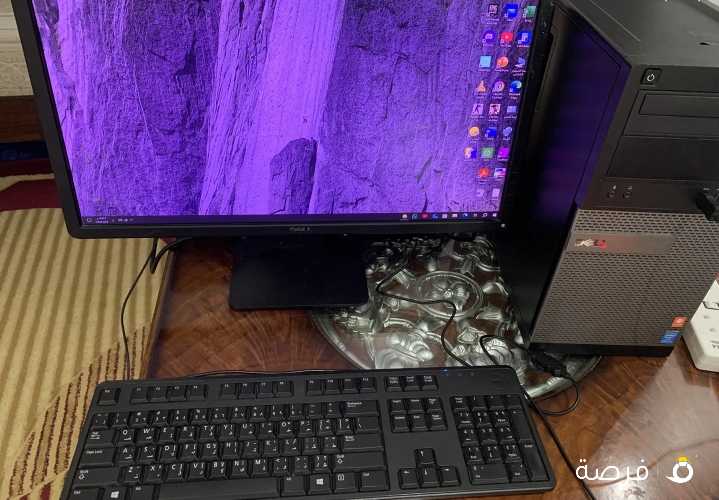 كمبيوتر مكتبي مع جميع الملحقات