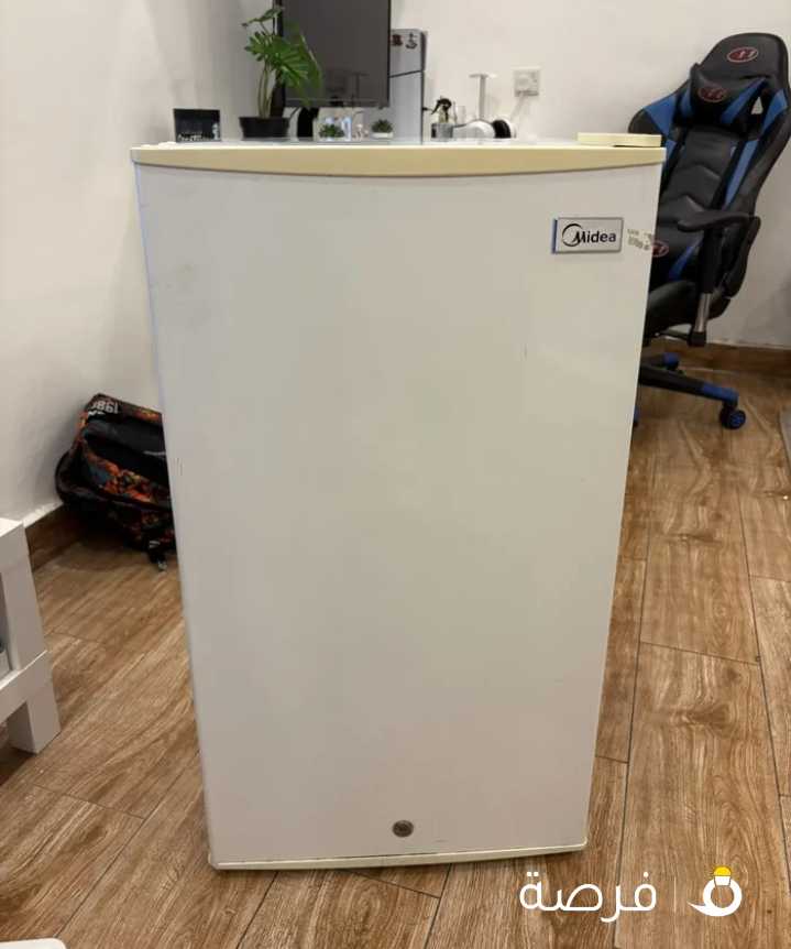 ثلاجه ميديا نظيفا جدا بروده ممتازه بحالة الجديد