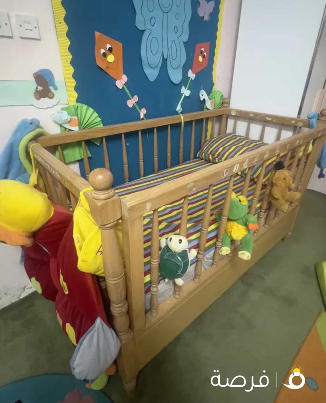 سرير أطفال للبيع