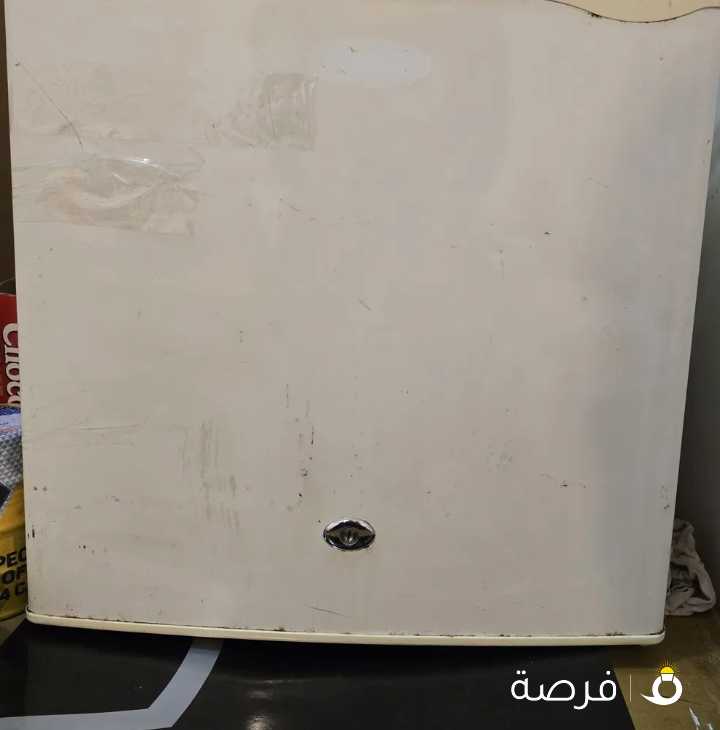 ثلاجة صغيرة 10 د.ك ..