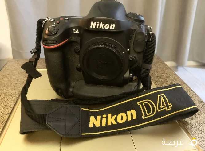 كاميرا نيكون D4 استخدام خفيف مع عدسة 18-200