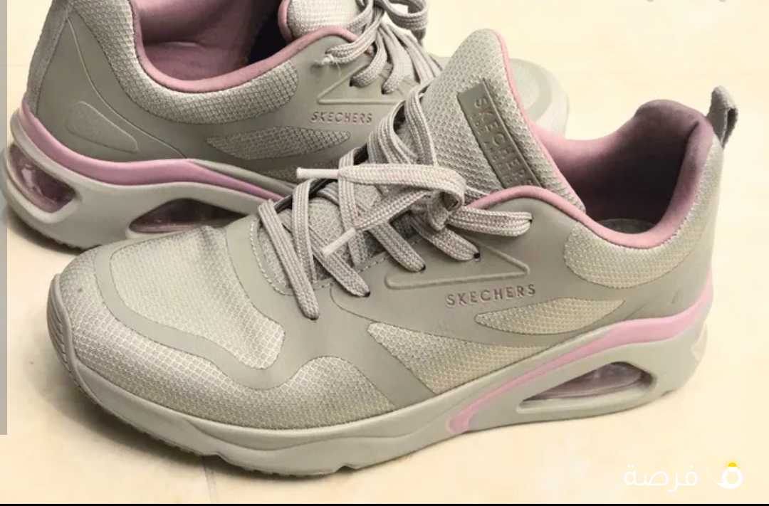 للبيع حذاء سكتشرز بميموري فوم بالكرتونة