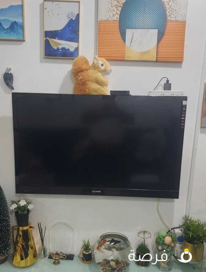 Sony Led TV with android box and wall bracket with TV stand also for sale