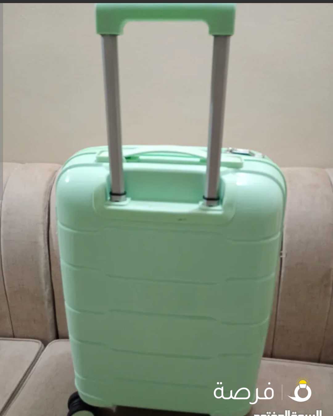 شنطة سفر شبه جديده